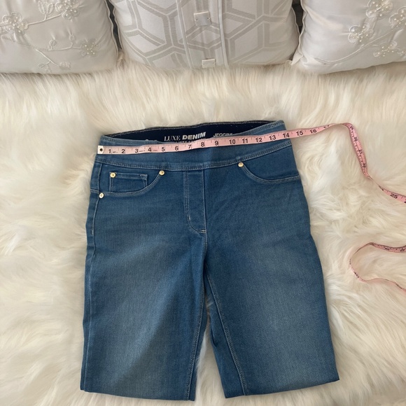 Nygard Luxe Denim Light Wash Jegging Jeans - Picture 7 of 12